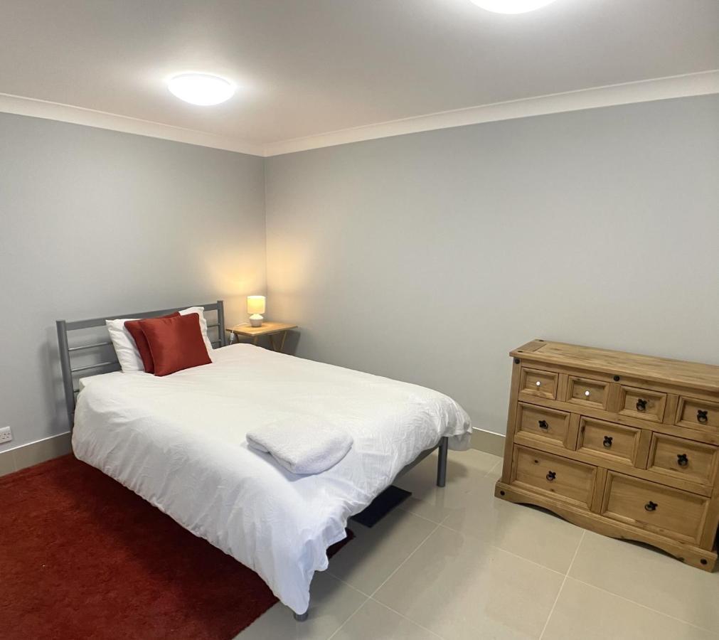 Richmond House Hotel Slough Room photo