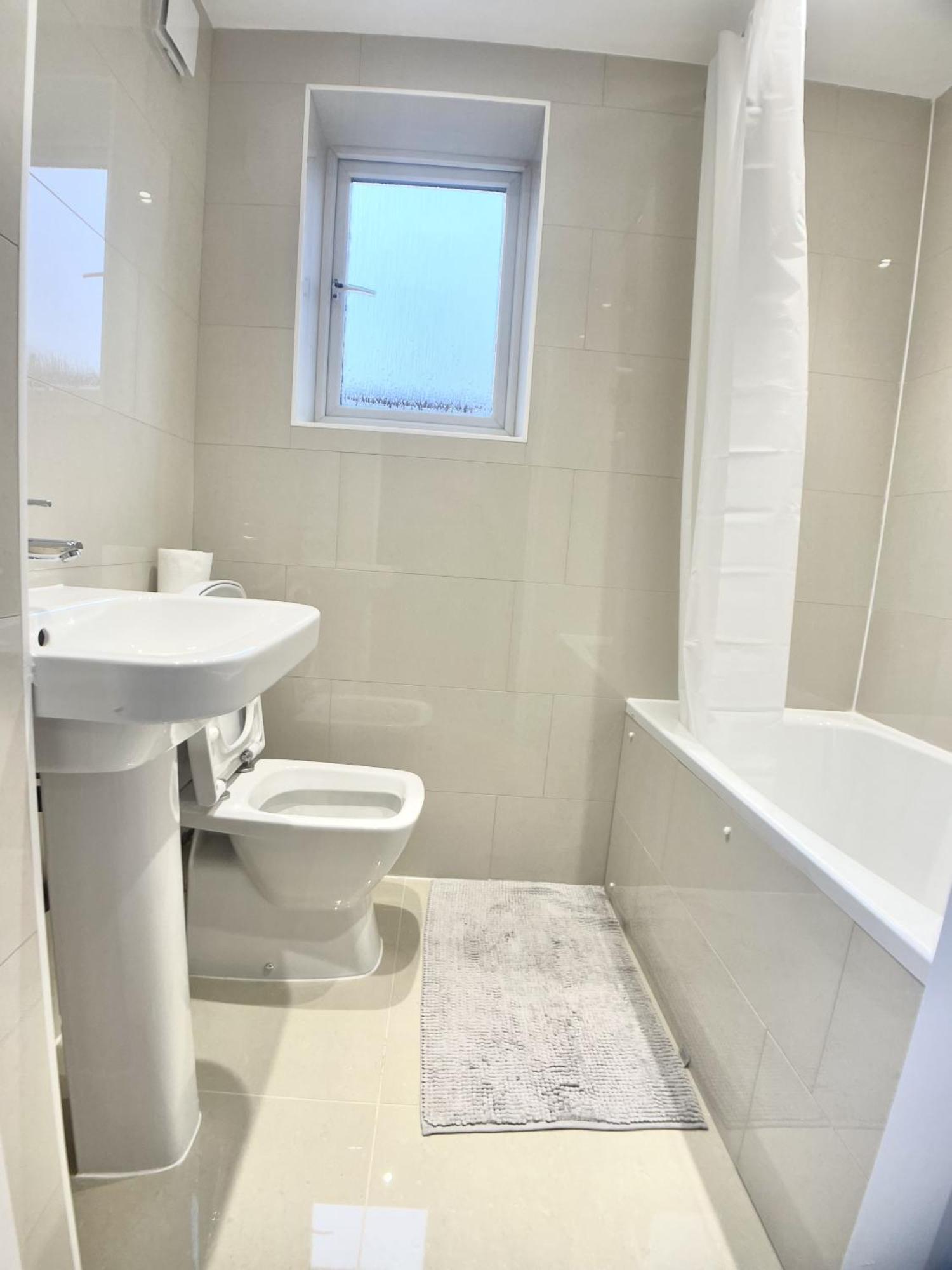 Richmond House Hotel Slough Room photo